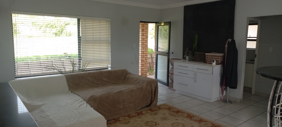 2 Bedroom Property for Sale in Fraaiuitsig Western Cape